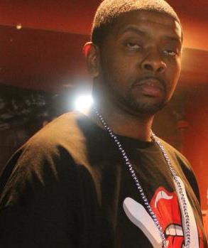 Owner of Street Dreamz (stylist of the Stars)     and East Coast Rep for Loyal Elite Athluxury Kicks