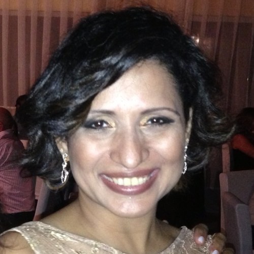 Meu ofício é de palavras que só estremecem ao rumor do amor.