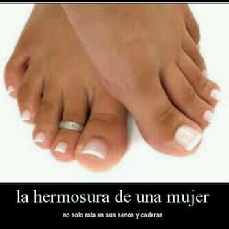100% Fetichista..adoro los pies de las mujeres bellas, Podolatra..si tienes los piecitos lindos muestramelos y lo confirmo