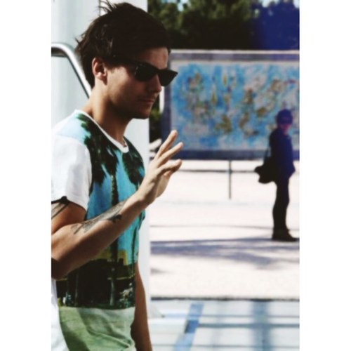saved bitch • free follow • @horanflash