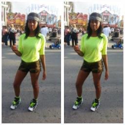 -Fuck all dahh !!Bullshidd!! I Follow You Follow Back We get our Followers up n *DhattWassUp* It's  #TeamSDH #TeamFuckItShiddHappens
Youngin Chillen Doe