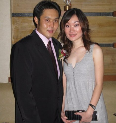 A lovely daughter, sister, wife of @t3mmi and supermom for Nicole & George. I'm happy with my life...
