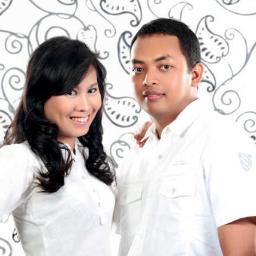 Banyak hal dalam hidup ini yg bisa membahagiakanmu, namun tak ada yg lebih bahagia daripada cinta dari seseorang yg kamu cintai.