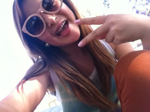 Teenager from mars. follow me whatevs i dont care ✌