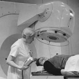 放射線治療関連のニュース・話題をつぶやいたりretweetしたりするbot。 / The bot tweeting or retweeting information about radiation therapy.