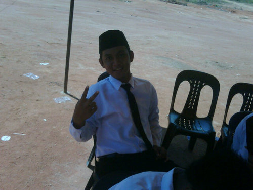umur: 15 tahun
