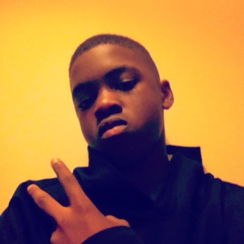 9th grade Freshman Follow me i Follow back KiK Me @LilLe2013 and Follow me on instagram @LilLeon13