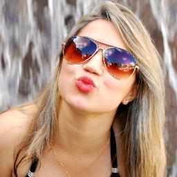 A vida é bela demais, para relembrar de momentos que não valerão a pena.
