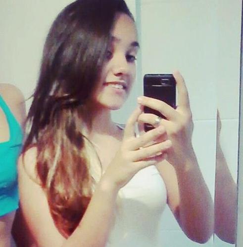Sorria, só por acreditar que amanhã pode ser diferente. :)