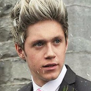 Food, Sleep,One Direction, 5 Seconds Of Summer, Doctor Who, Merlin & YouTube. Follow for follow back!