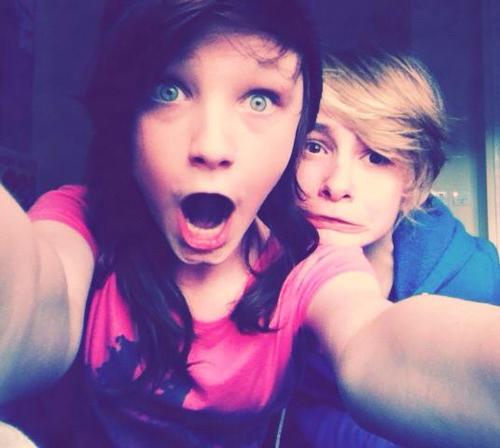 We're LiLi&Neave and this is our twitter! Make sure to subscribe to our Youtube! Link is in the website box. We upload video's every weekend! Byee slugggys