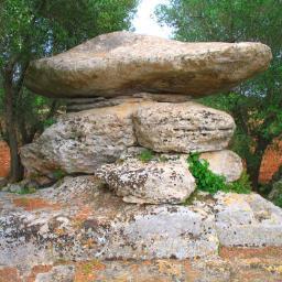 Aforismi, pensieri, talora in versi, scrivo per diletto. Cacciato dal Paradiso terrestre, perduta l'immortalità, mi consolano arte, musica, poesia, filosofia...