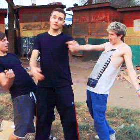 still waiting 4 dat day when any member of 1D follow back :) 
if u follow me i'll follow back :)