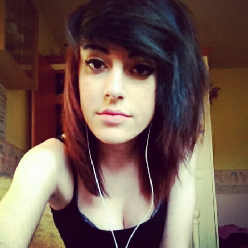 Venting account (kind of). Follow my others, they're much more optimistic c: @hayleyblanks_ @_hayleyblanks xxx
