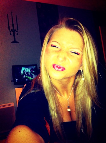 ChaRicci's profile picture. Belle de son sourire, de la vie qu'elle a, des rêves qu'elle poursuit, des limites qu'elle ne connais pas. Libre  Insta: charicci