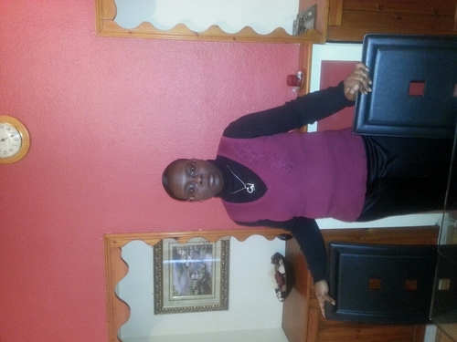 Ejornalddoll's profile picture. 