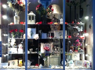 pimlicopresents's profile picture. A little treasure cove of Greetings Cards, Giftwrap, Vintage Glass, Jewellery, Clocks, Candles, China, Photograph Frames and much much more...