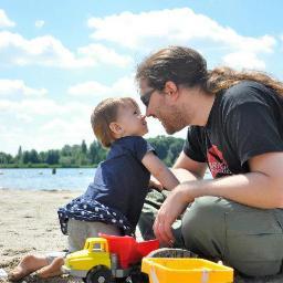 hsmade's profile picture. Married to @chantalvaneck
Proud dad of Emilia (2011)