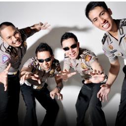 official @J11Pband Fans @J11p_Holic
Fp# J11P Fb# http://t.co/EQ6XjM5SSS
“Melalui Musik Ijinkan Kami Lebih Dekat Lagi Dengan Anda”