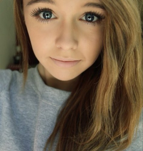 Hey, i'm Bree. I've been lonely most of my life, i just need a few friends. | 17 | THG-Literate-RP | FC: Acacia Clark