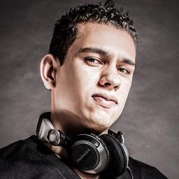 Um repertório bem elaborado executado com habilidade e criatividade são marca registrada do DJ que conquista cada vez mais espaço no cenário musical