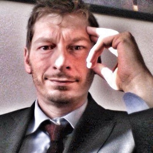 iCris73's profile picture. Smart