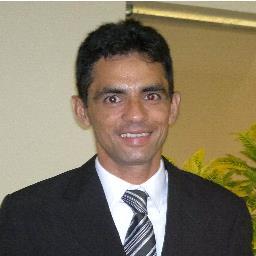 Brasileiro, Paraense de Tomé Açú, Casado, Contador, Administrador, Apaixonado por cachorros.