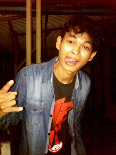 fhey_eshaeizett's profile picture. bassista sheiza band cirebon