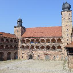 Plassenburg's profile picture. Die Plassenburg ist das Wahrzeichen Kulmbachs mit Hohenzollern-Museum, Armeemuseum, Landschaftsmuseum Obermain, Deutschem Zinnfigurenmuseum.  Privater Twitterer