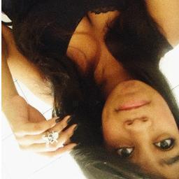 Apenas uma amostra barata do que eu acho que sou, beijus (: