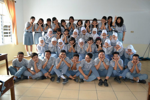 Twiitter resmi XII-IPA2 Yayasan Perguruan Sultan Iskandar Muda angkatan 2010-2013 ♡ IBU LISTIANI