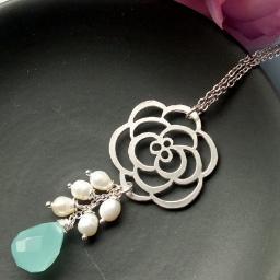 SunnyLi1's profile picture. Artist and Calligrapher. Watercolor painting. Jeweler. Lover of freshwater pearls and gemstones. Whimsical and romantic jewelry. For the bride. For the woman.