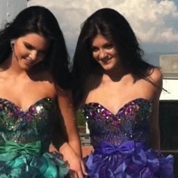 I love the Jenner girls . New account PLEASE FOLLOW ME !! kendall & kylie are my EVERYTHING