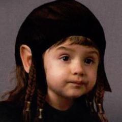 77 | De la Casa de Dúrin.Hermano menor de @Fili_Enano. Sobrino de Thorin Escudo de Roble.Todos saben que entre los enanos,yo soy el más guapo. #SpanishFakeESDLA