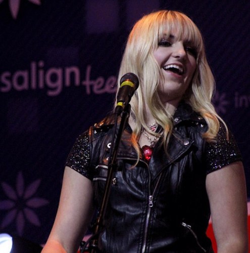 Hi I'm Rydel Lynch. Just call me Delly. I sing and play keyboard in R5. {RP}