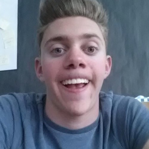 So basically i like youtubers. (I have a main account if you want to follow it. @BattyHannah )