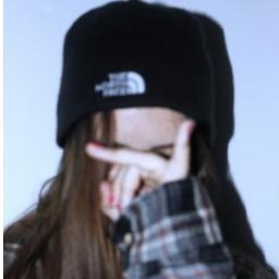 AAguDiaz's profile picture. no todo lo que brilla es oro.