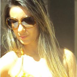 Estudante de Designer de moda , São paulina , e intensa demais em tudo que determino pra minha vida !