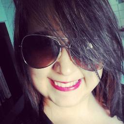 Seja Humiilde , pois até o sool com toda sua grandeeza se põe e deixa a luua briilhar ;D