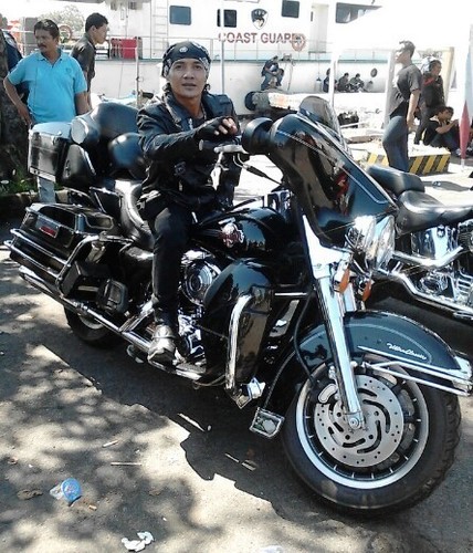 Kejujuran adala modal hidup dgn kejujuran kita bisa bahagia dan selamat lahir batin.