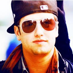 Hai dere. This is bubbles hackin' his account. I love my brother very much. I ship Casaul, k? k. [he's taken.]