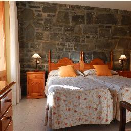 Habitaciones de Turismo Rural en el Valle de Broto, pirineo aragonés. Habitaciones con TV, baño, Wifi, y calefacción. 974486072 https://t.co/7x1b87afDW