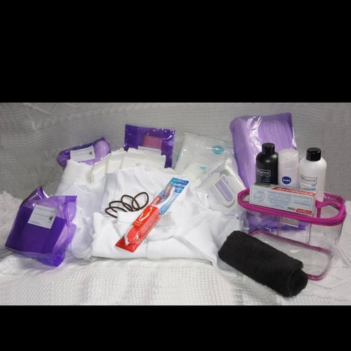 Hi there! Here on http://t.co/Vr3PcgCvRs you will find a range of gorgeous pre packed maternity bags for mums-2-bee plus wonderful presents for new mummies!