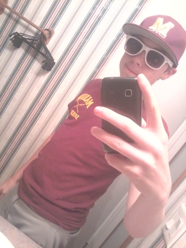 Baseballkid_8's profile picture. I love to play baseball.