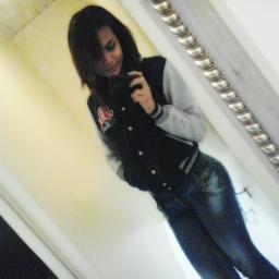 '-Sempre Faço O Necessáriio Para ser Feliiz...Adooro Saiir,Amo Jogar Futebol...E soou Apaixonada Por #Beauty and the Beast -'