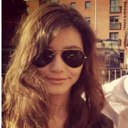 EleanorCModest's profile picture. Je suis Eleanor Calder,je travaille pour Modest! mais je suis Larry Shipper,Louis et Harry ont des bosses dans leur pantalons quand ils se font des calins.