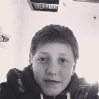Your looking at this so just follow me. #teamfollowback