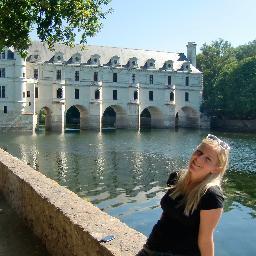 A Canadian girl in my early twenties. I'm a travel blogger, food lover, and movie nerd!