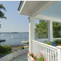 Enjoy living and working on the seacoast of Mass, NH & Maine in real estate. Love sailing, traveling the world with my family, great food & wine!