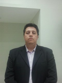 Gestor Financeiro, Contador e Rubronegro são minhas profissões. Maior riqueza: Minha família. Grande Paixao: Mengao